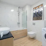 Апартаменты Baltycka Stylish With Parking Near The Port In By Renters Колобжег