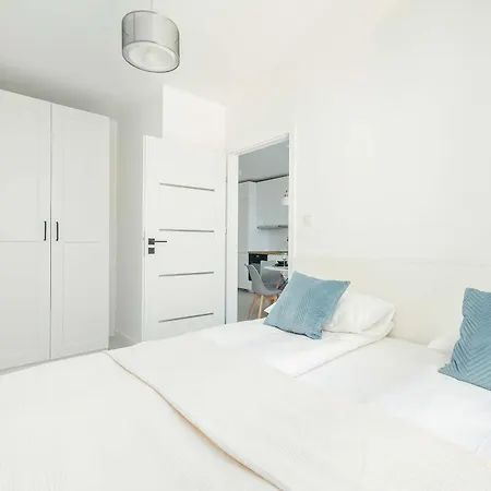 Apartment Baltycka Stylish With Parking Near The Port In By Renters